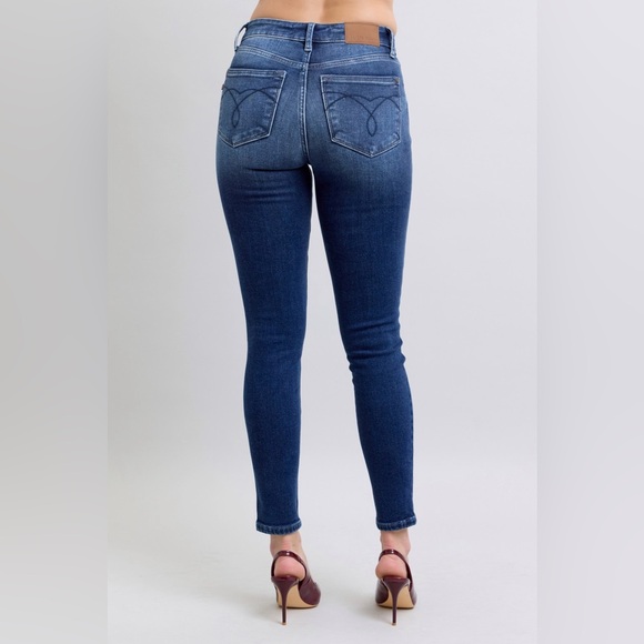 Judy Blue Full Size Washed Thermal Skinny Jeans Plus Size - Picture 4 of 9